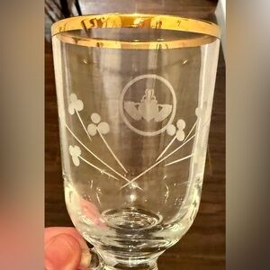 2 Claddagh Irish Handcut Glass. Gold Band rims. Footed Mugs Cup w/ Handles. 8oz